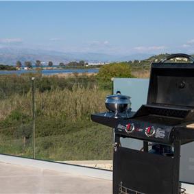 3 bedroom villa with pool & sea view, near Acharavi, sleeps 6